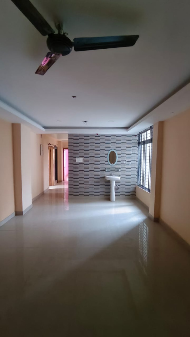 Unfurnished 3bhk in down town hospital, GS Road, Bormotoria, Guwahati, Assam, India for Rent